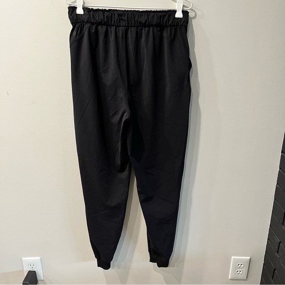 Lululemon Keep Moving Jogger Black size 8 - Picture 6 of 12